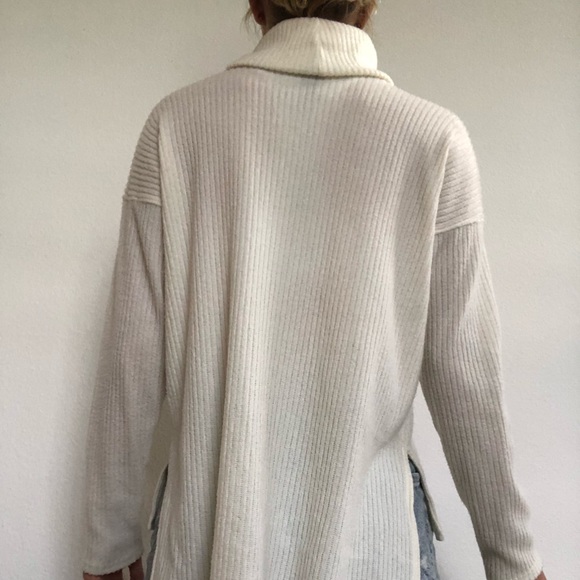 cute white ribbed turtleneck - Picture 2 of 3